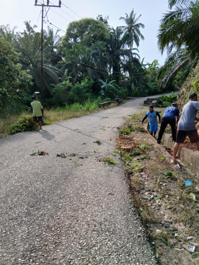 Gotong Royong Lingkungan RT